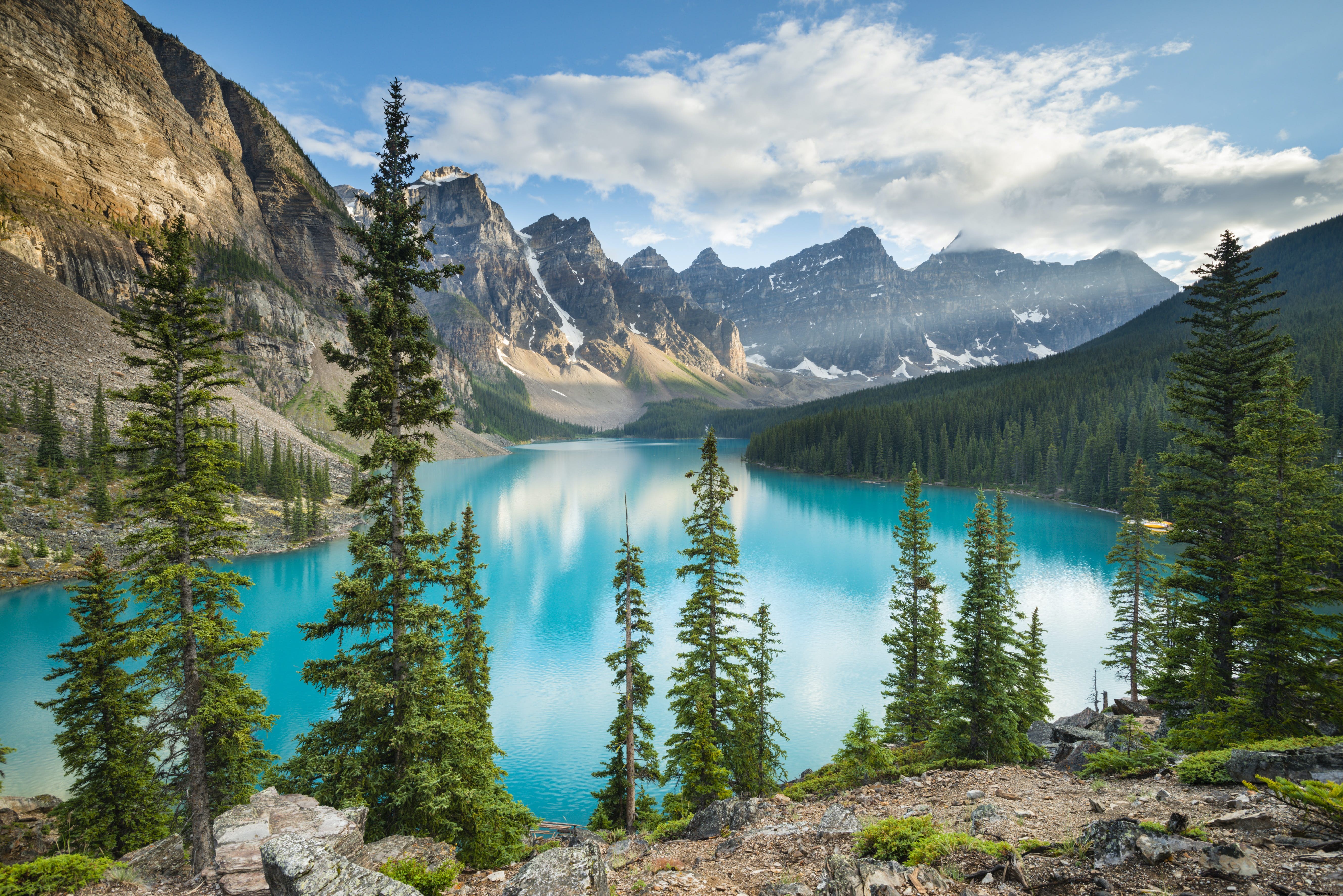 Moraine Lake: Banff National Park s Iconic Teal Jewel and Must-Visit Gem