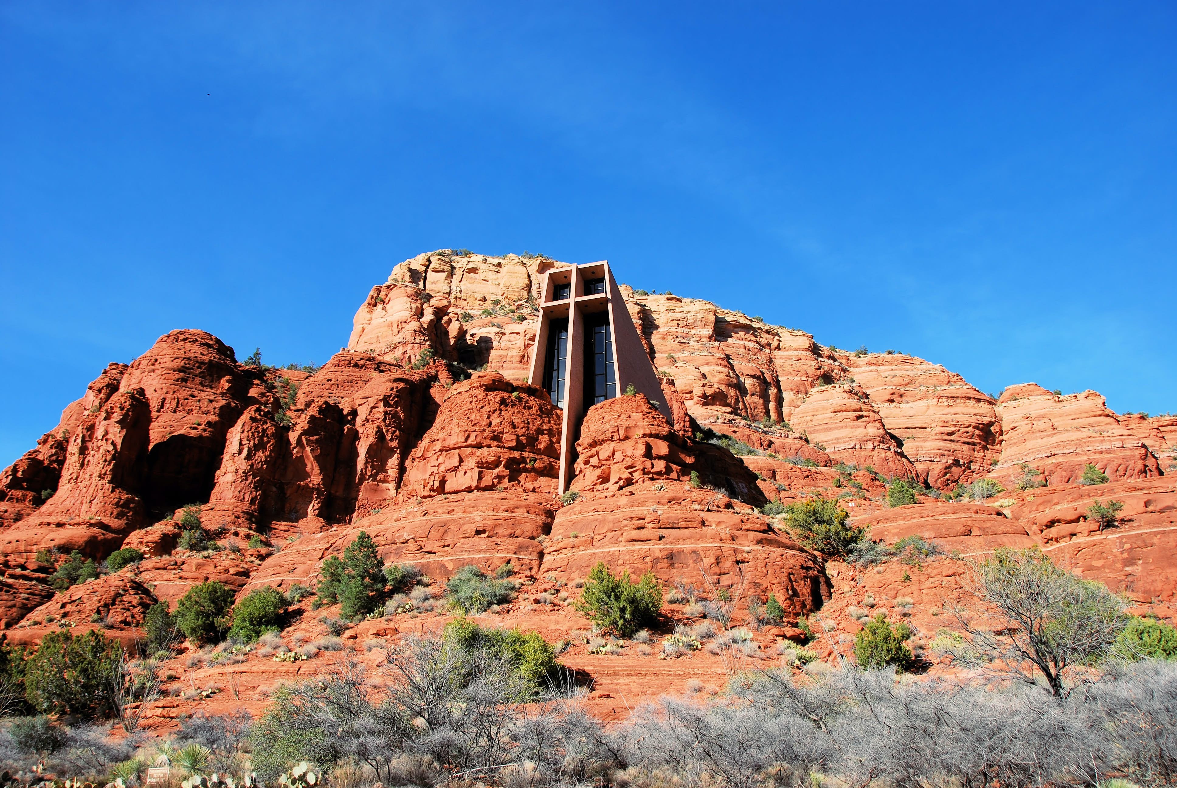 Chapel of the Holy Cross: Sedona s Striking Modernist Landmark Amid Red Rocks
