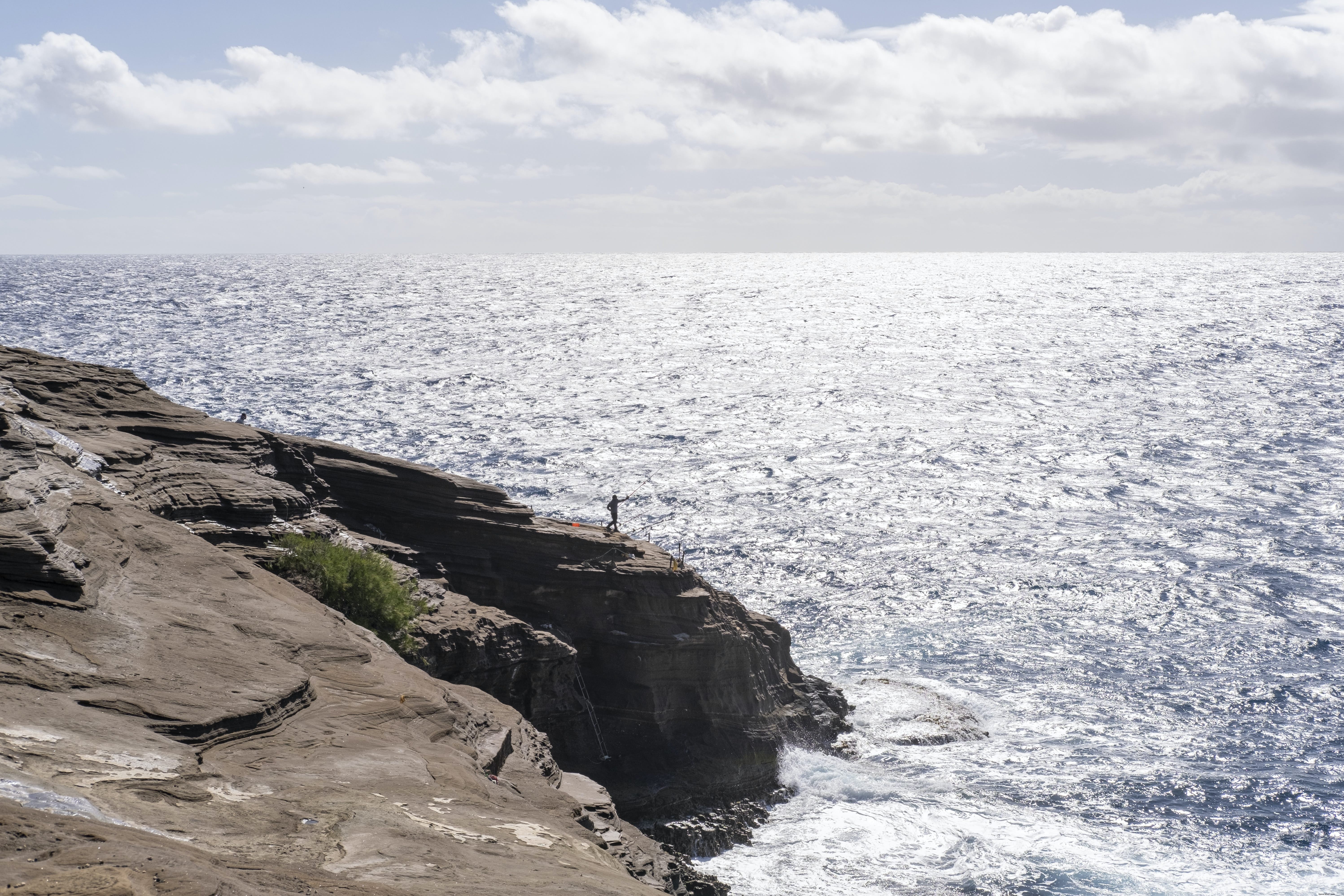 Spitting Cave, Portlock: Stunning Oahu Viewpoint with Dramatic Waves and Whale Watching
