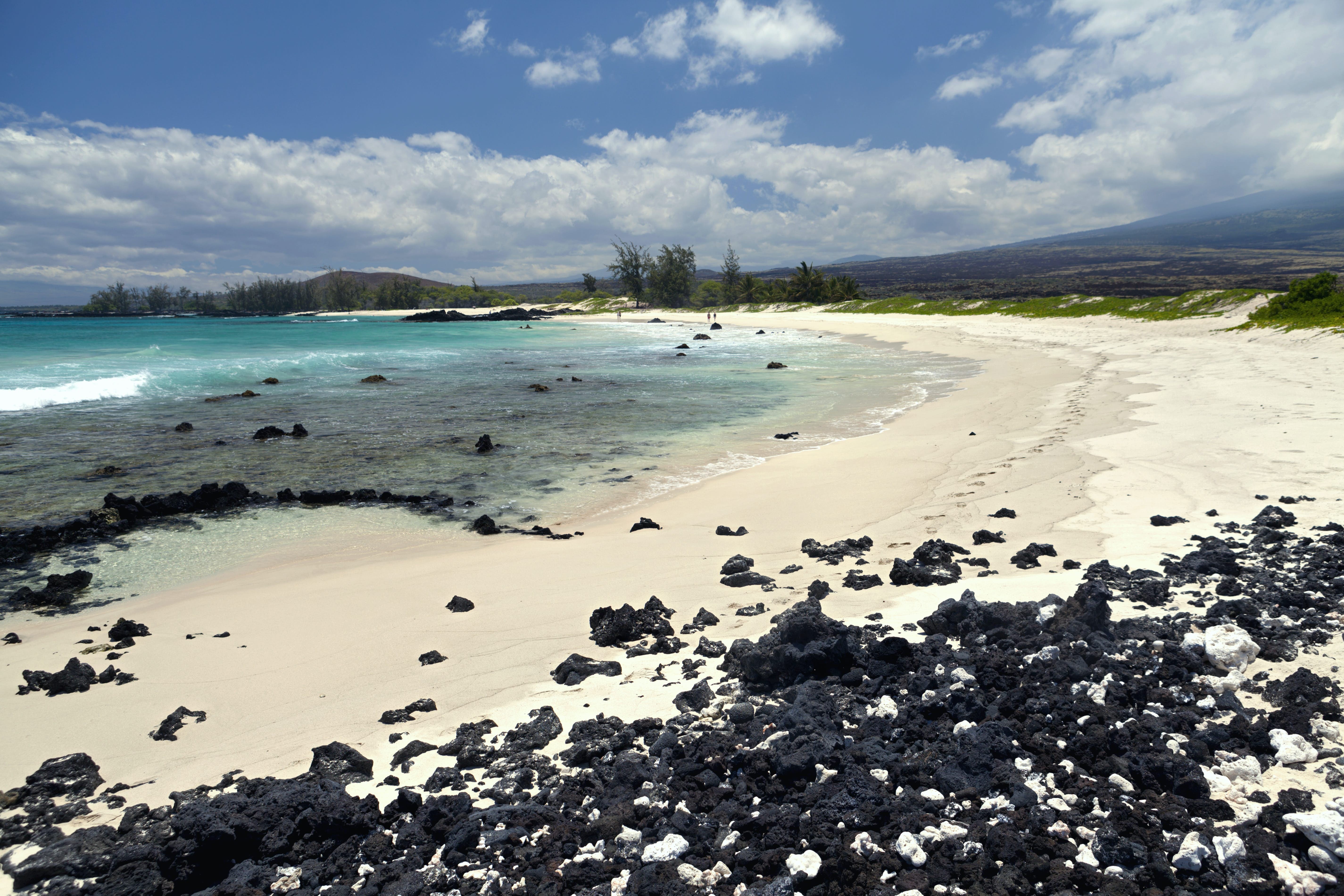 Makalawena Beach: Hawaii s Secluded White-Sand Paradise on the Kona Coast