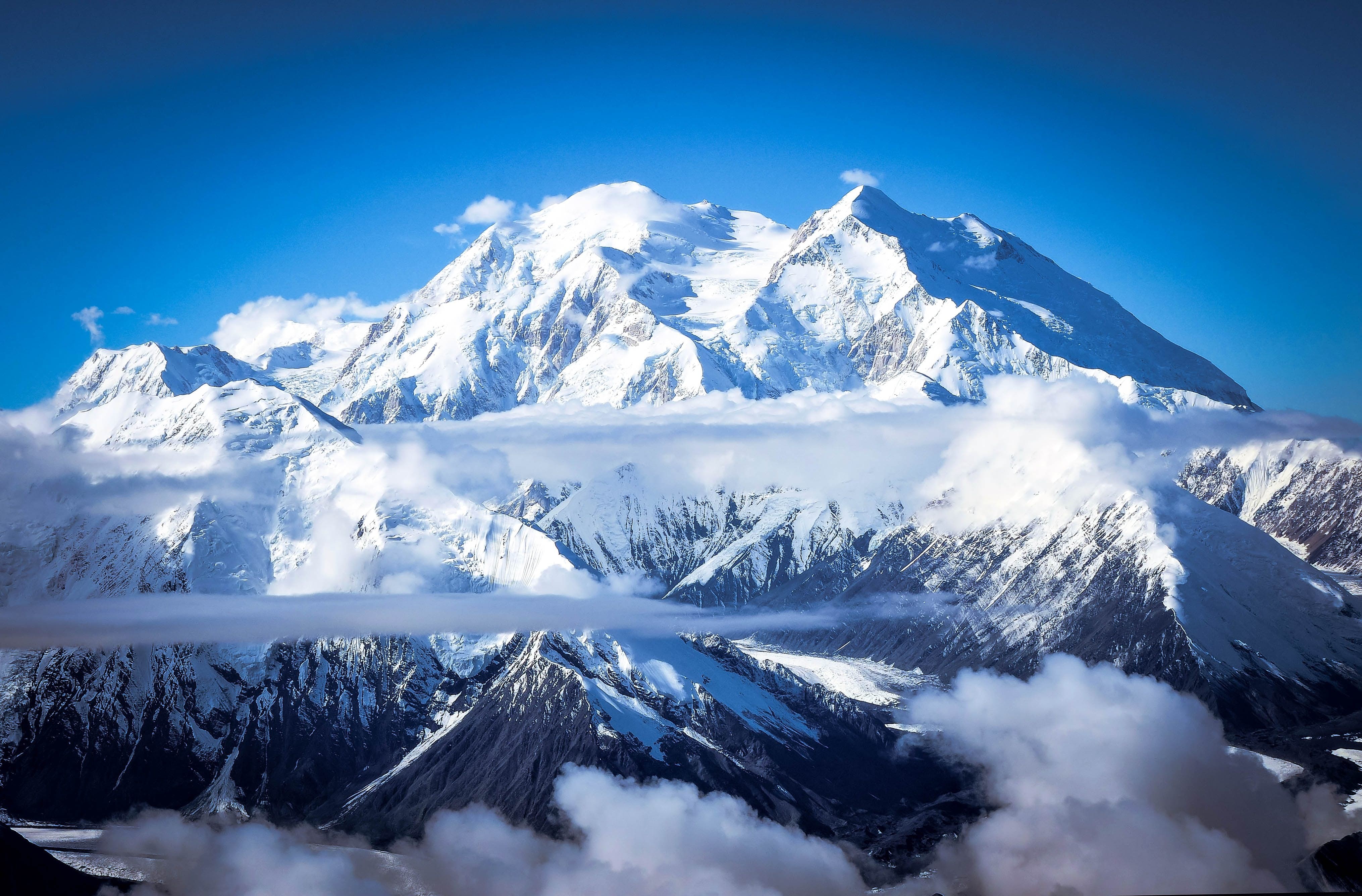 Denali: North America s Tallest Peak and Its Dramatic Rise from Denali National Park
