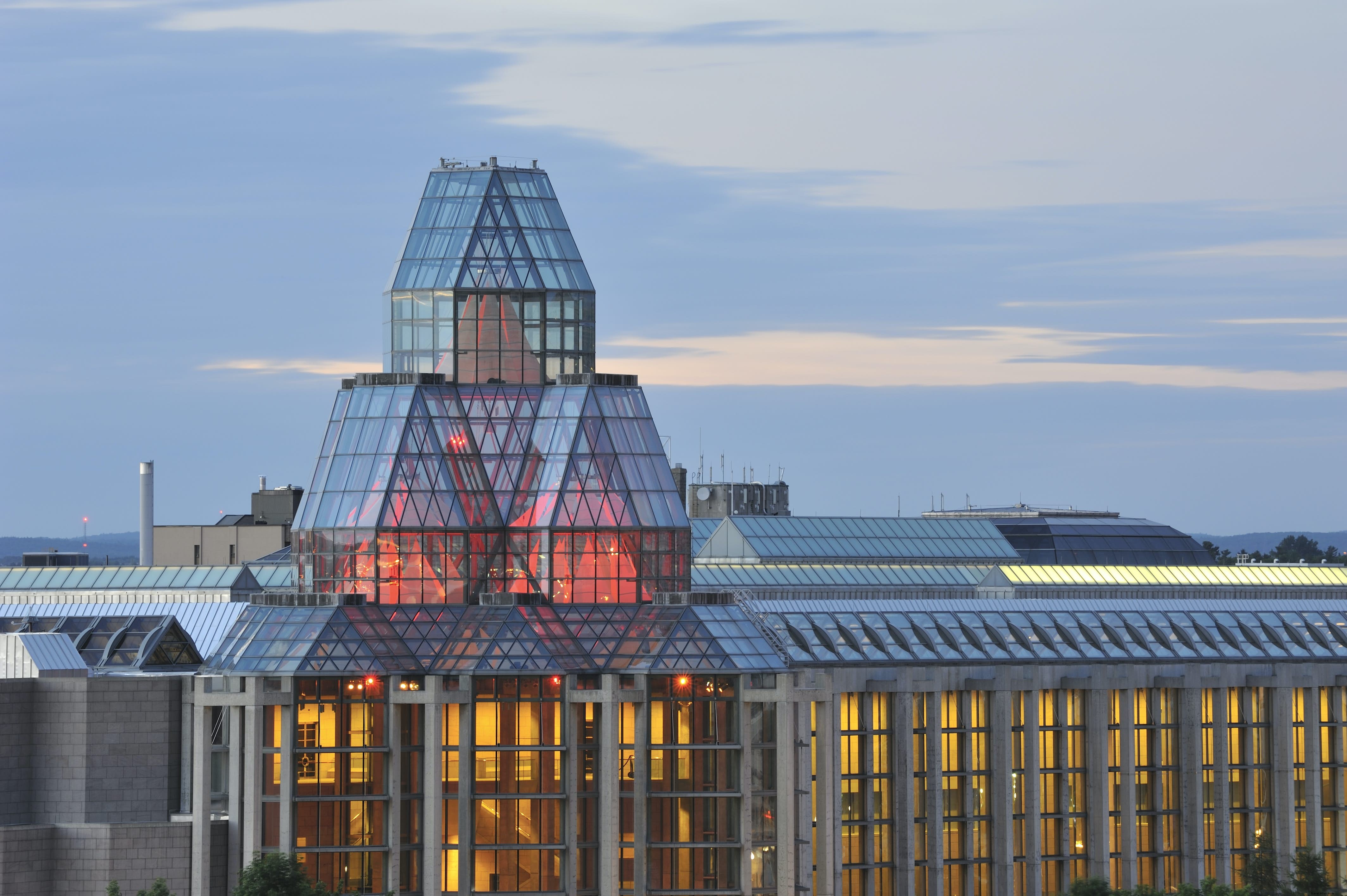 National Gallery of Canada: Architectural Icon and World s Largest Canadian Art Collection