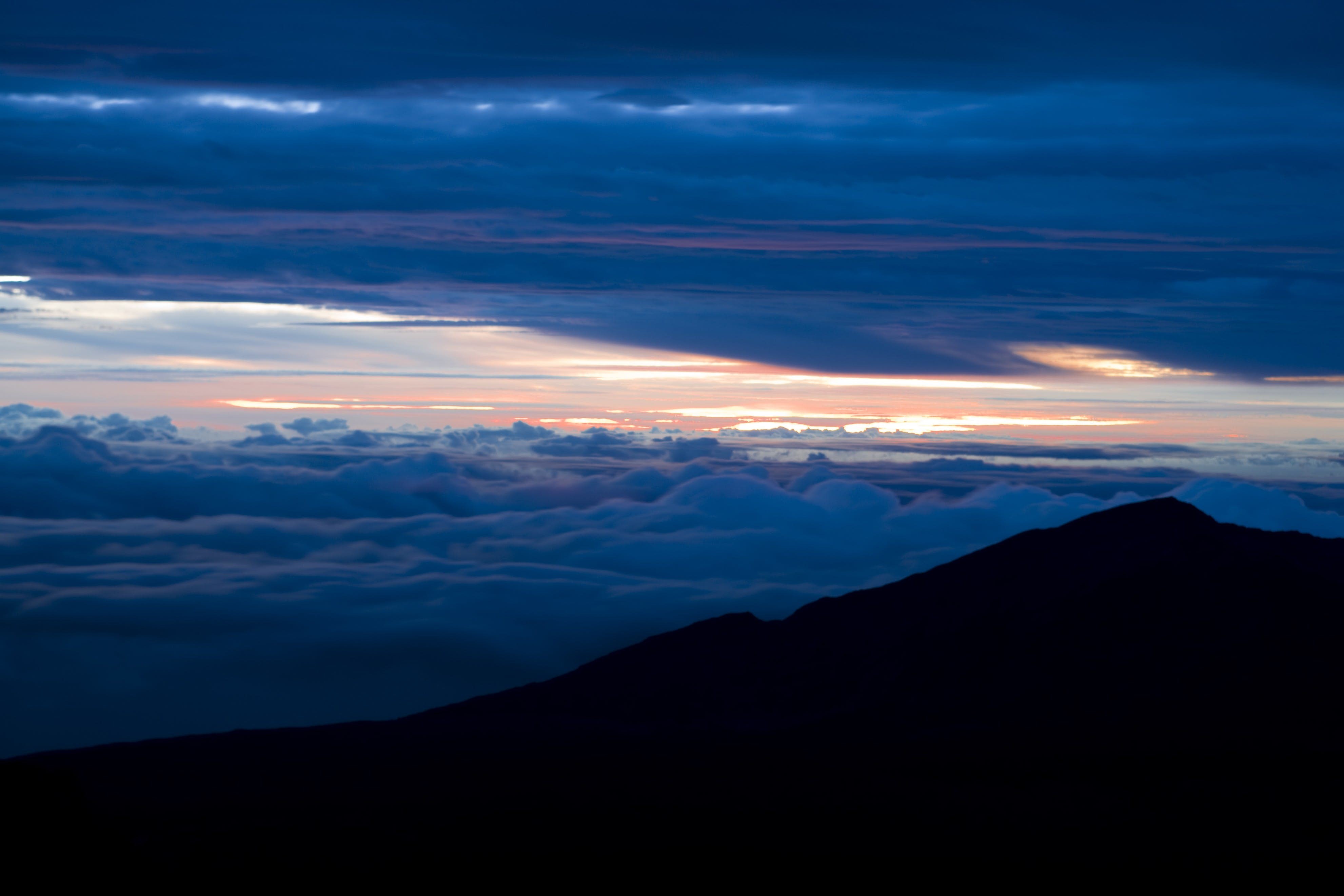 Haleakalā National Park: Maui s Iconic Volcano Crater and Lush Kipahulu Waterfalls
