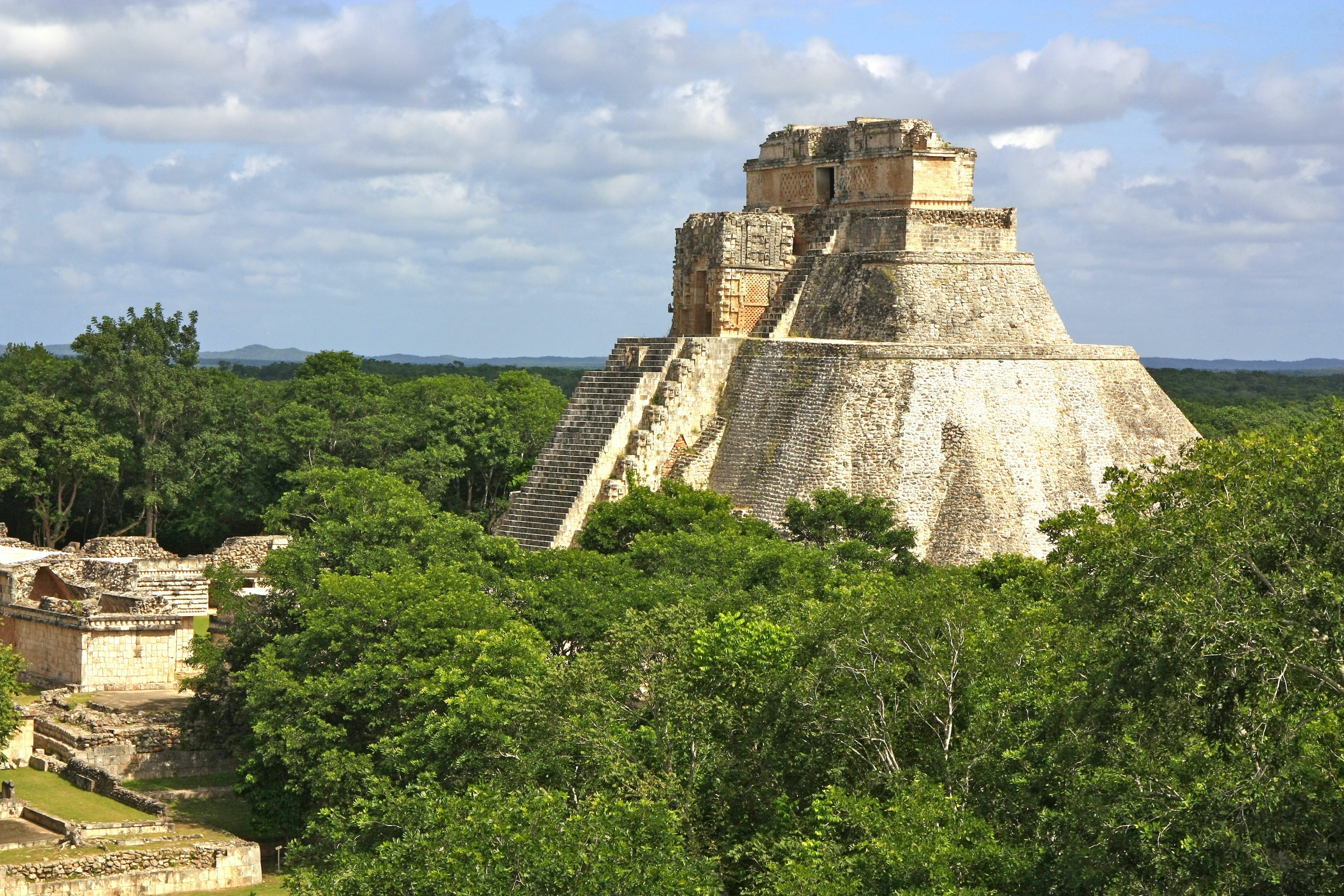 Uxmal Ruins: Iconic Puuc Mayan Masterpieces in Yucatán