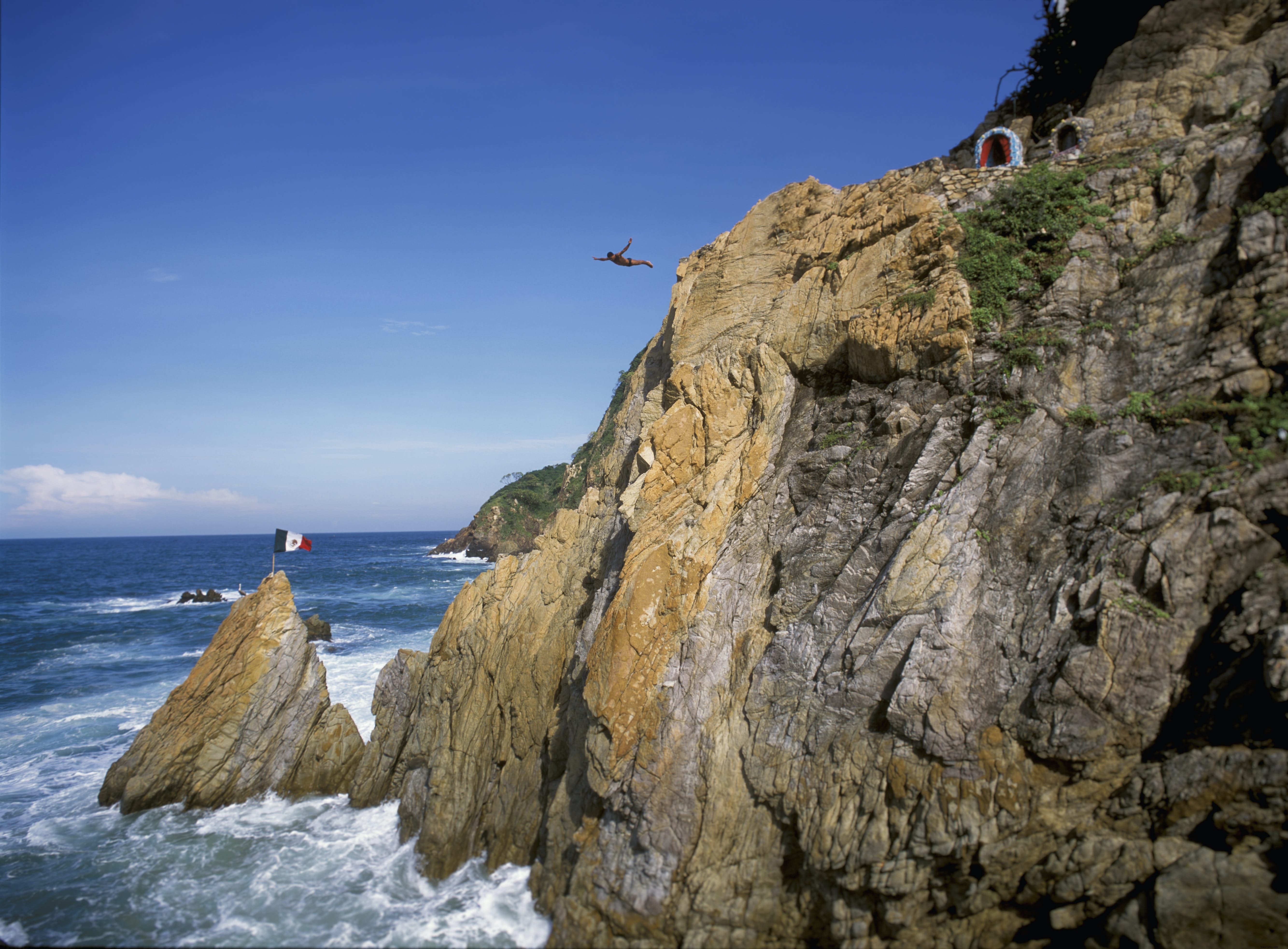 La Quebrada Cliff Divers: Acapulco s Iconic Attraction Since 1934