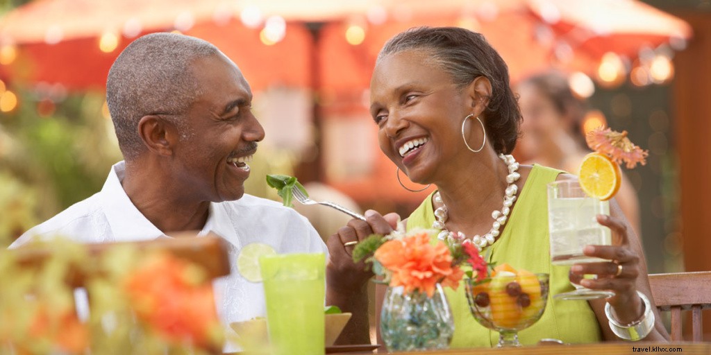 Roatán, Honduras: Ultimate Sun Country Travel Guide to Beaches, Diving & Wildlife