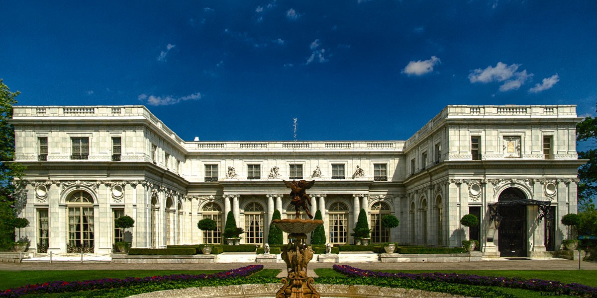 The Ultimate Long Weekend Guide to Newport, Rhode Island: Gilded Age Mansions, Cliff Walk & More