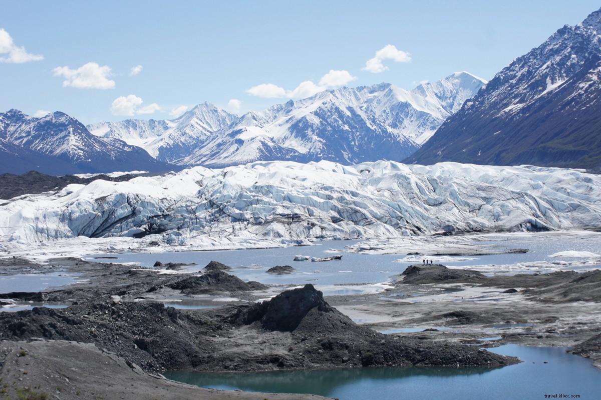 Top Photo-Worthy Adventures in Alaska: Glacier Treks, Wildlife, and Epic Views
