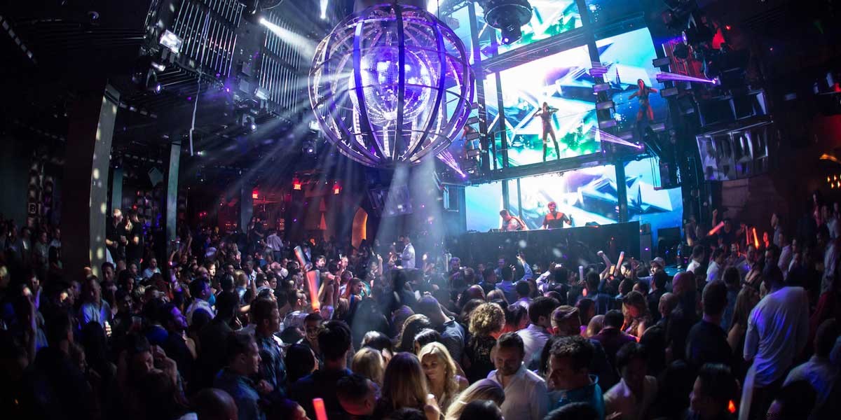 The Cosmopolitan of Las Vegas: 5 Compelling Reasons It s Your Ideal Summer Strip Base