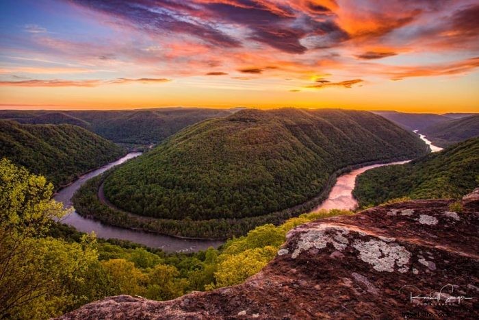 5 Compelling Reasons to Visit Grandview in New River Gorge This Fall