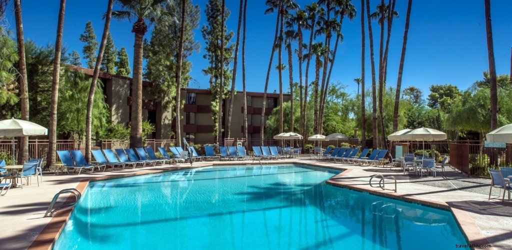 DoubleTree by Hilton Phoenix Tempe: Frank Lloyd Wright-Inspired Hotel with Award-Winning Hospitality