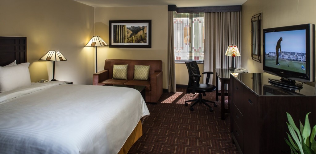 DoubleTree by Hilton Phoenix Tempe: Frank Lloyd Wright-Inspired Hotel with Award-Winning Hospitality