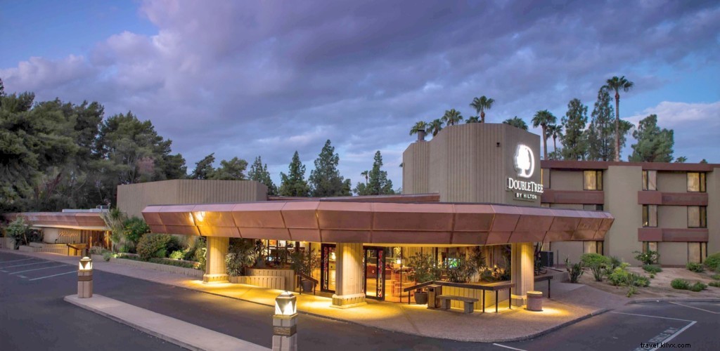 DoubleTree by Hilton Phoenix Tempe: Frank Lloyd Wright-Inspired Hotel with Award-Winning Hospitality