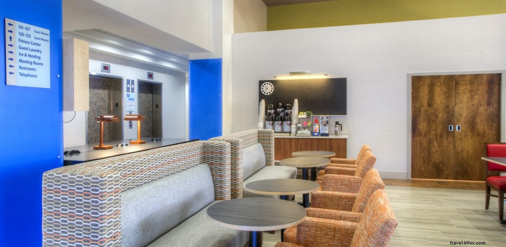 Holiday Inn Express & Suites Tempe: Renovated Suites Near Sky Harbor Airport & ASU