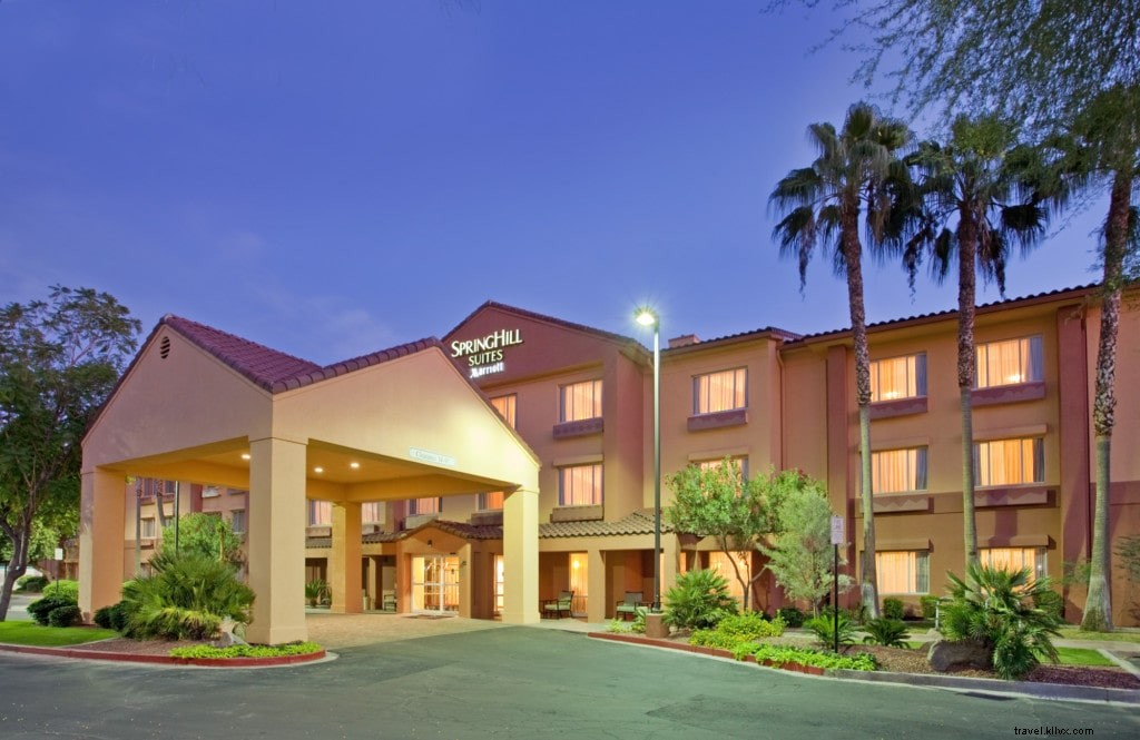 Top Tempe Hotels Near Arizona Mills: Convenient Stays for Shopping, Dining & Entertainment