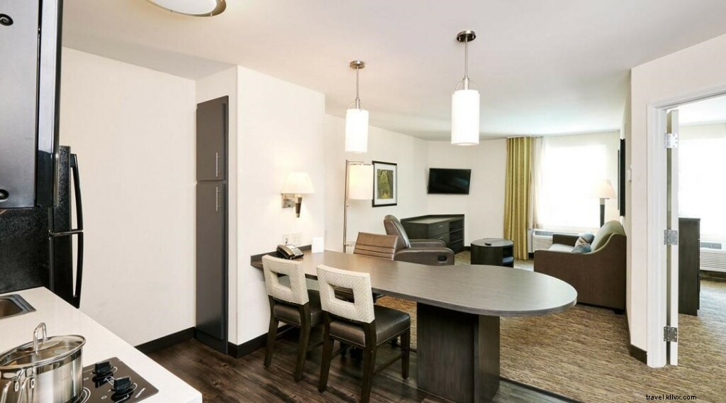 Best Suite Hotels in Tempe, AZ: Spacious Stays with Kitchens, Free Breakfast & Airport Shuttles