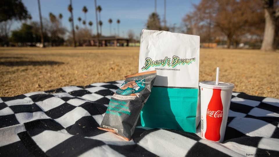 Best Picnic Spots in Tempe Parks: Family-Friendly Guides & Nearby Takeout