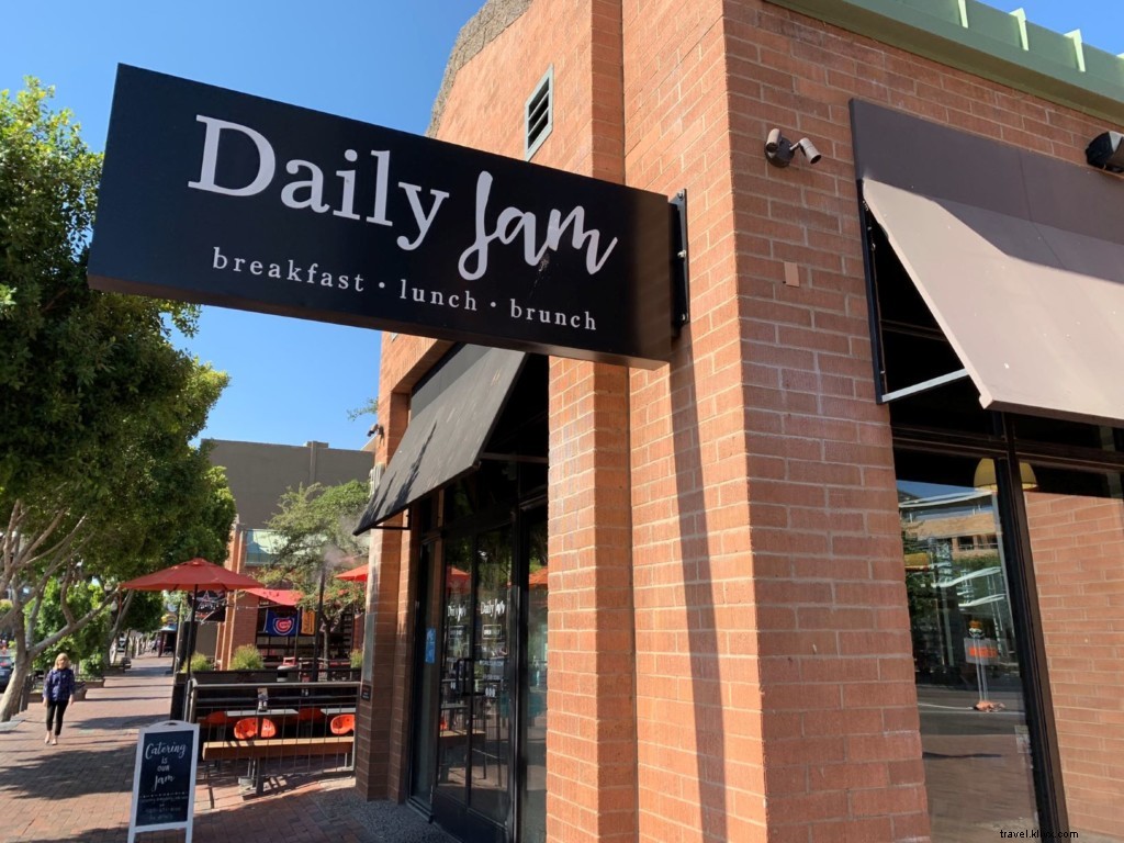 Top Quick Bites in Downtown Tempe: Fast, Delicious Counter-Service Spots