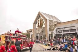 Holiday Magic at Hamilton Place: Santa s Arrival Parade, Festive Events & Extended Shopping Hours