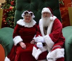 Holiday Magic at Hamilton Place: Santa s Arrival Parade, Festive Events & Extended Shopping Hours