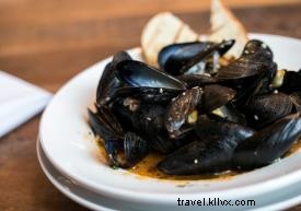 Ultimate Guide to Friday Nights in Chattanooga: Vibrant Nightlife, Dining & Stays