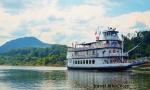 Southern Belle Riverboat: An Authentic Family Cruise on Chattanooga s Tennessee River