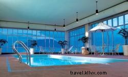 Beat the Heat: Top Chattanooga Hotels with Pools and Bars