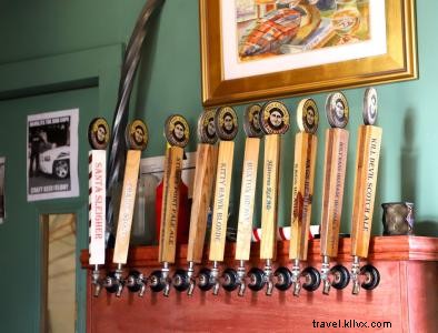 Best OBX Restaurants & Bars: Top Casual Spots for Fresh Seafood in the Outer Banks