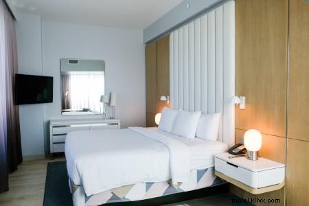 Radisson Blu Anaheim: Premier Hotel Stay Near Disneyland and Convention Center