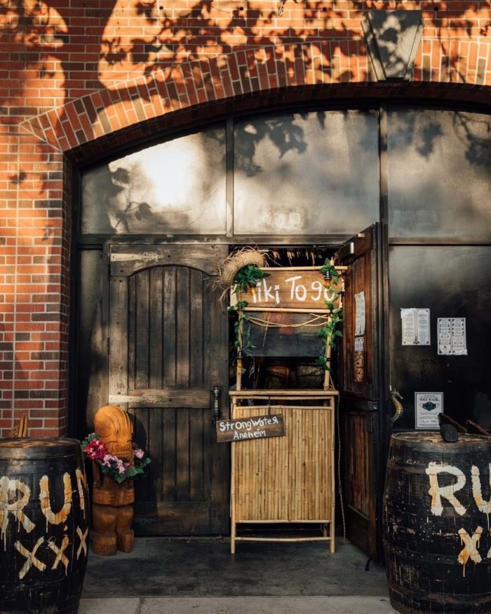 Strong Water: Top Tiki Bar and Dining Spot in Center City Anaheim Near Disneyland