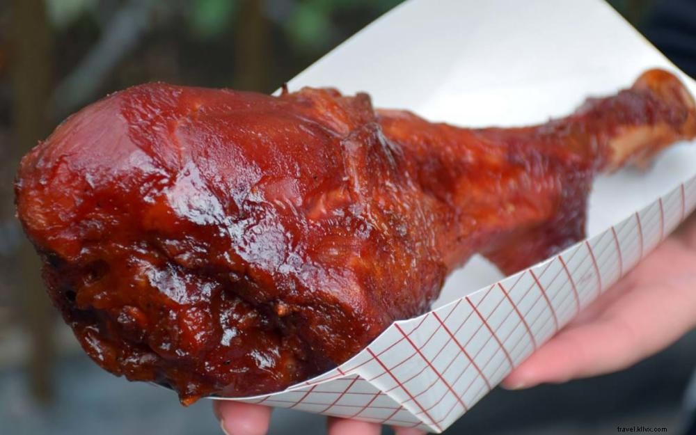 Top 10 Must-Try Disneyland Treats: Iconic Snacks for Unforgettable Memories