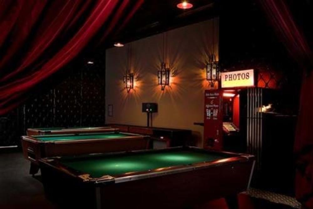 OC Nightlife Guide: Top Bars Around the Iconic Orange Circle