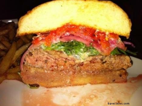 OC Nightlife Guide: Top Bars Around the Iconic Orange Circle