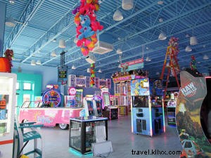 Lucy Buffett s LuLu’s at Barefoot Landing Debuts Beach Arcade and Mountain of Youth Ropes Course