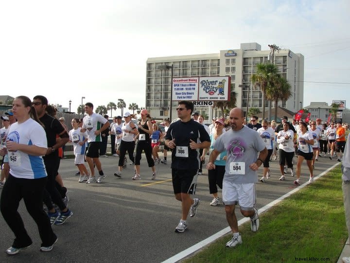 Start Thanksgiving with a Run: Surfside Beach Turkey Trot 10K, 5K & More