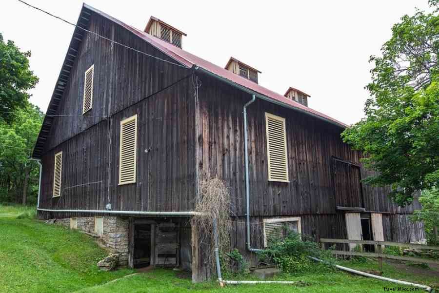 Timeless Barn Charm in Happy Valley: Old and New Architectural Gems