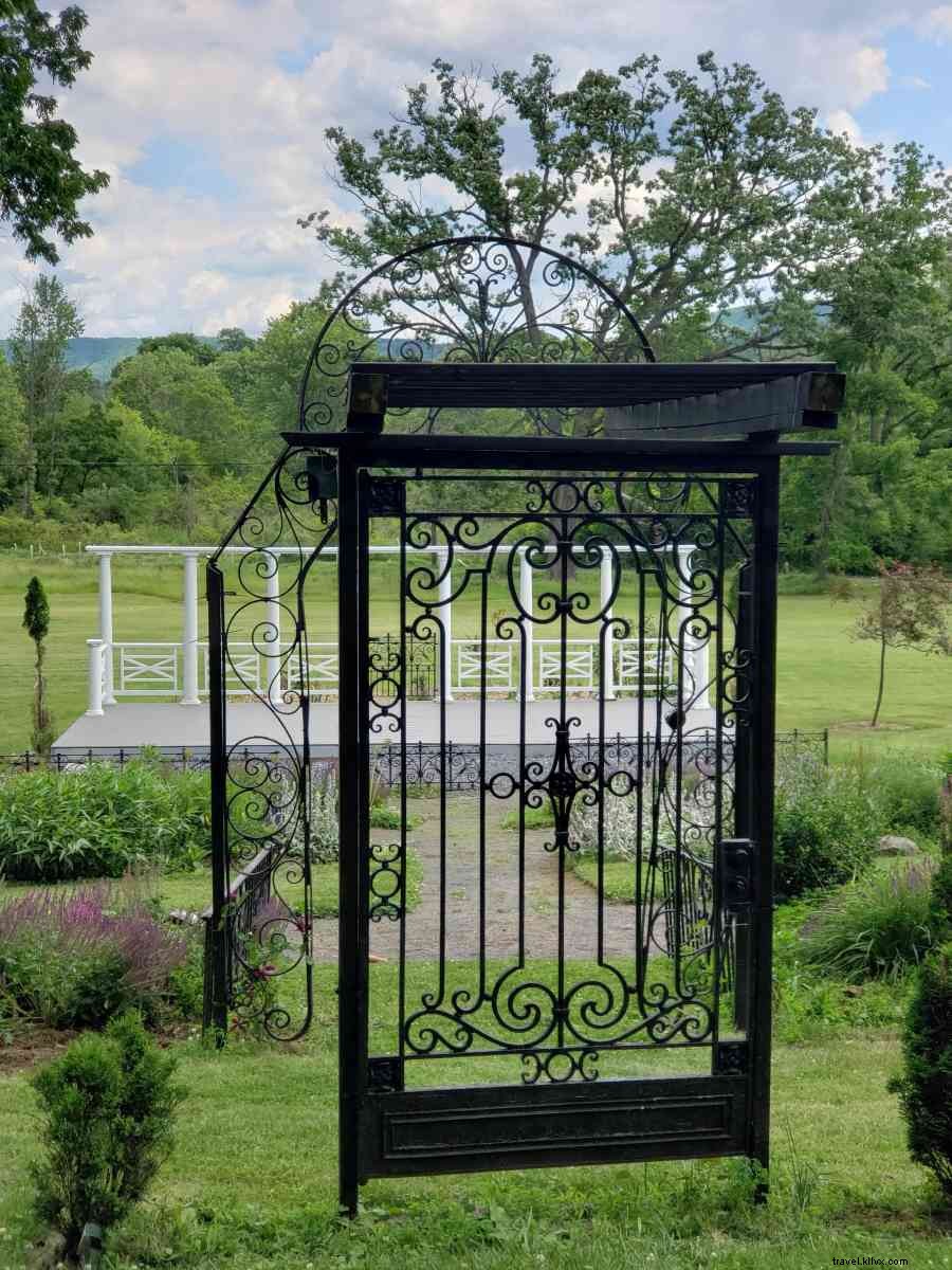 Timeless Barn Charm in Happy Valley: Old and New Architectural Gems