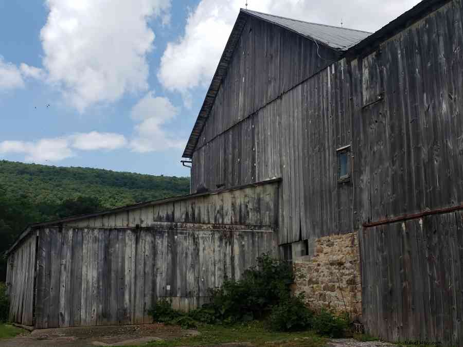 Timeless Barn Charm in Happy Valley: Old and New Architectural Gems