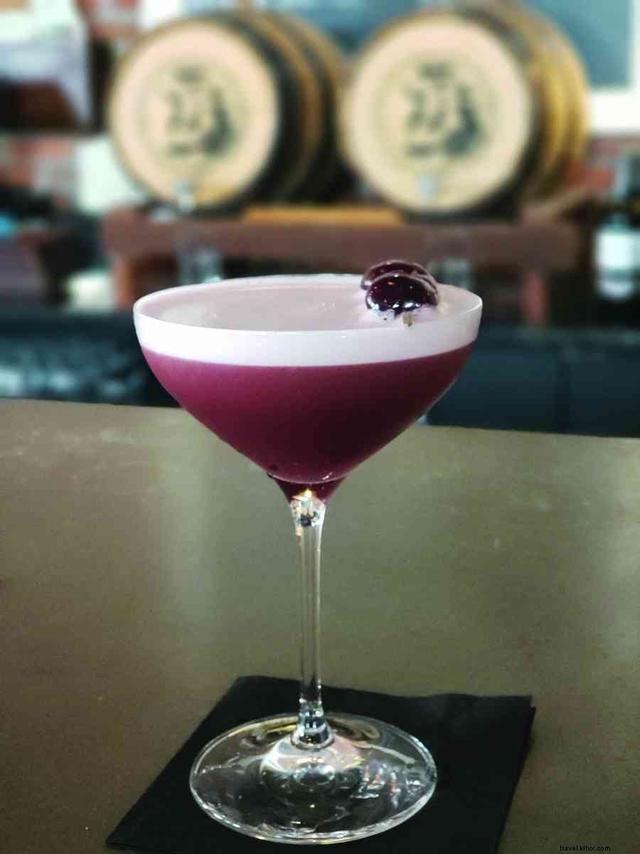 Best Bourbon Cocktails in Happy Valley: Local Distilleries and Bars to Visit