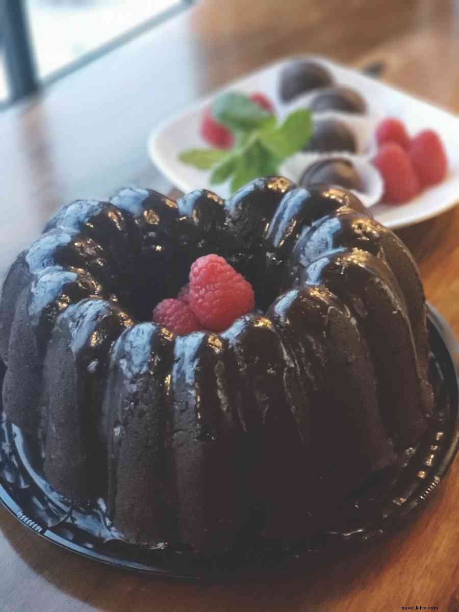 Best Bourbon Cocktails in Happy Valley: Local Distilleries and Bars to Visit