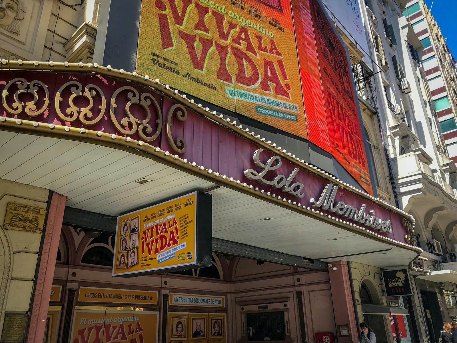 Explore Buenos Aires  Vibrant Fine Arts Scene: Iconic Sights and Cultural Experiences