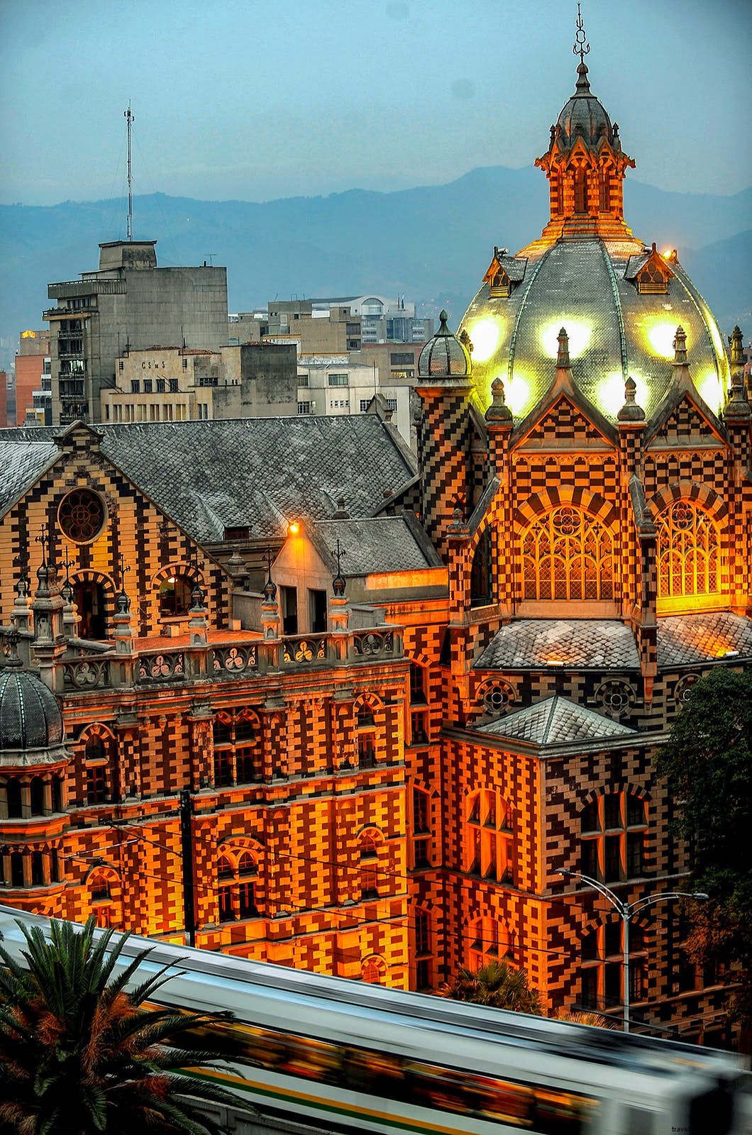 Medellín s Metrocable: Colombia s Ultimate $1 Sightseeing Adventure