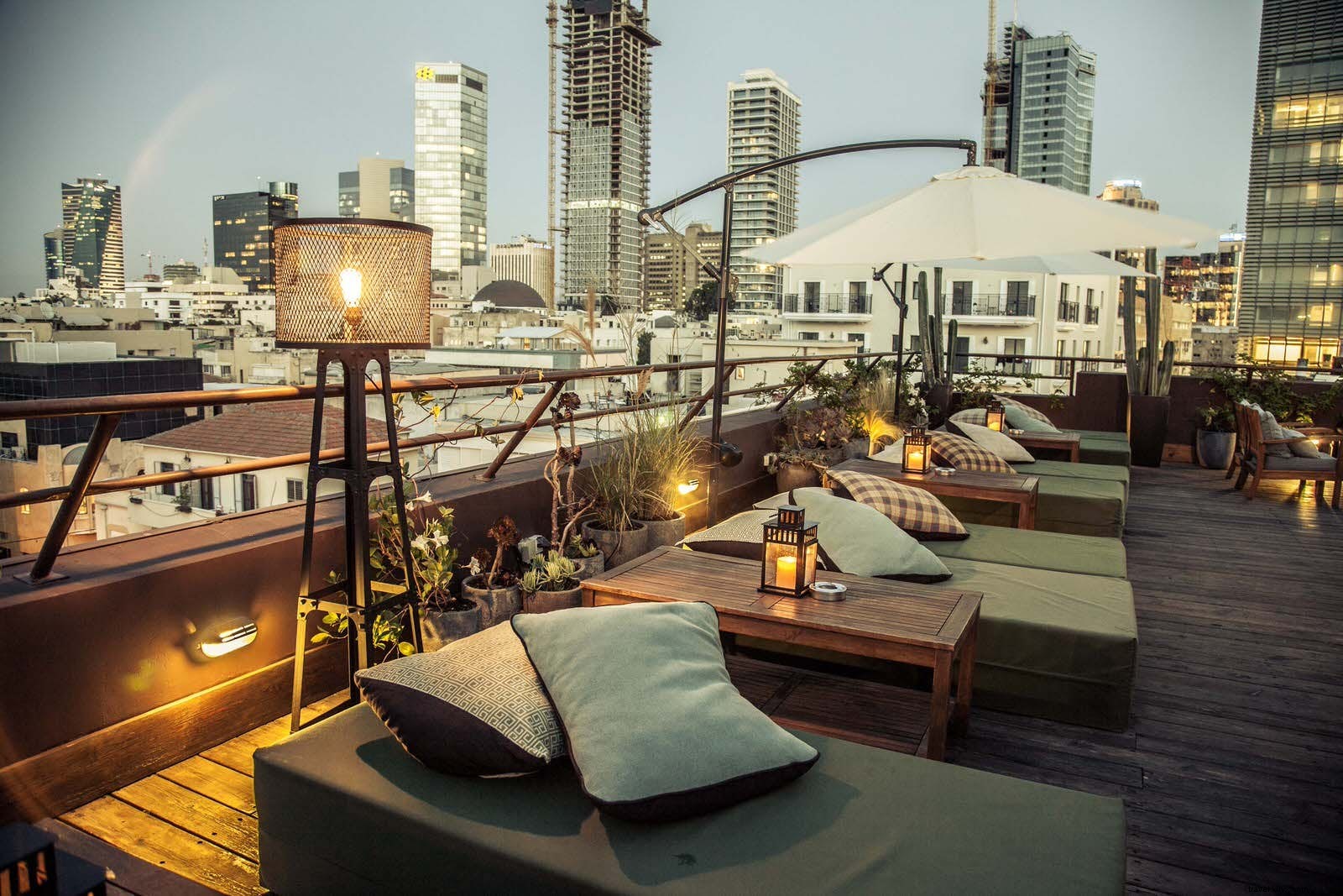 7 Best Rooftop Bars in Tel Aviv: Stunning Views and Craft Cocktails
