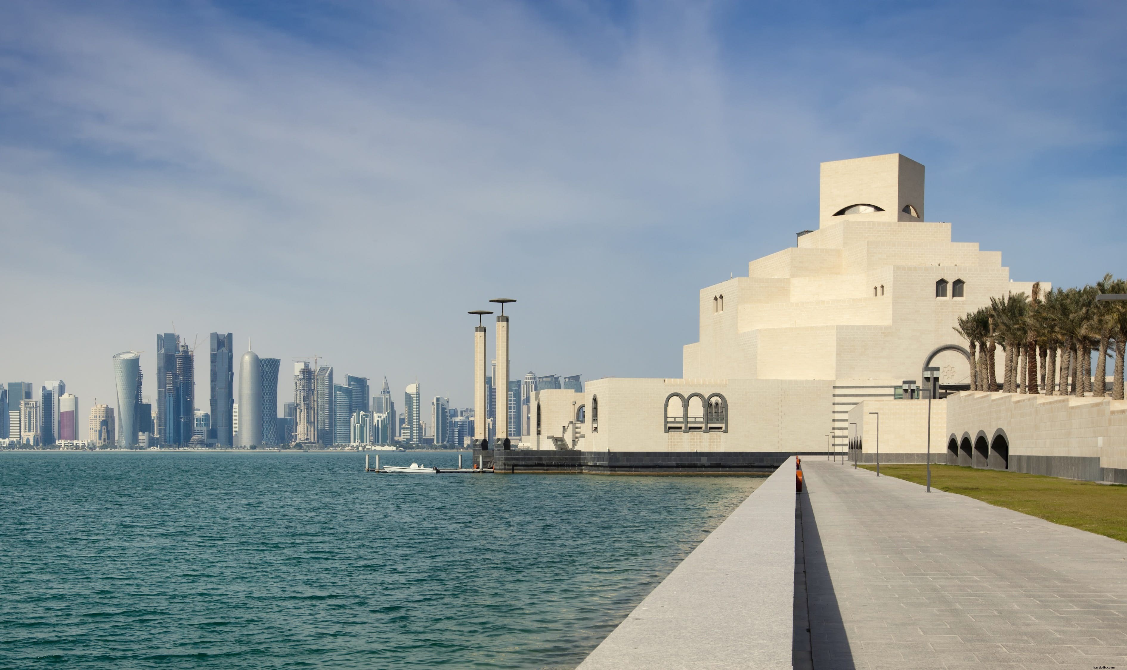 First-Time Doha Guide: Souqs, Skyscrapers, and Islamic Art for the Perfect Stopover