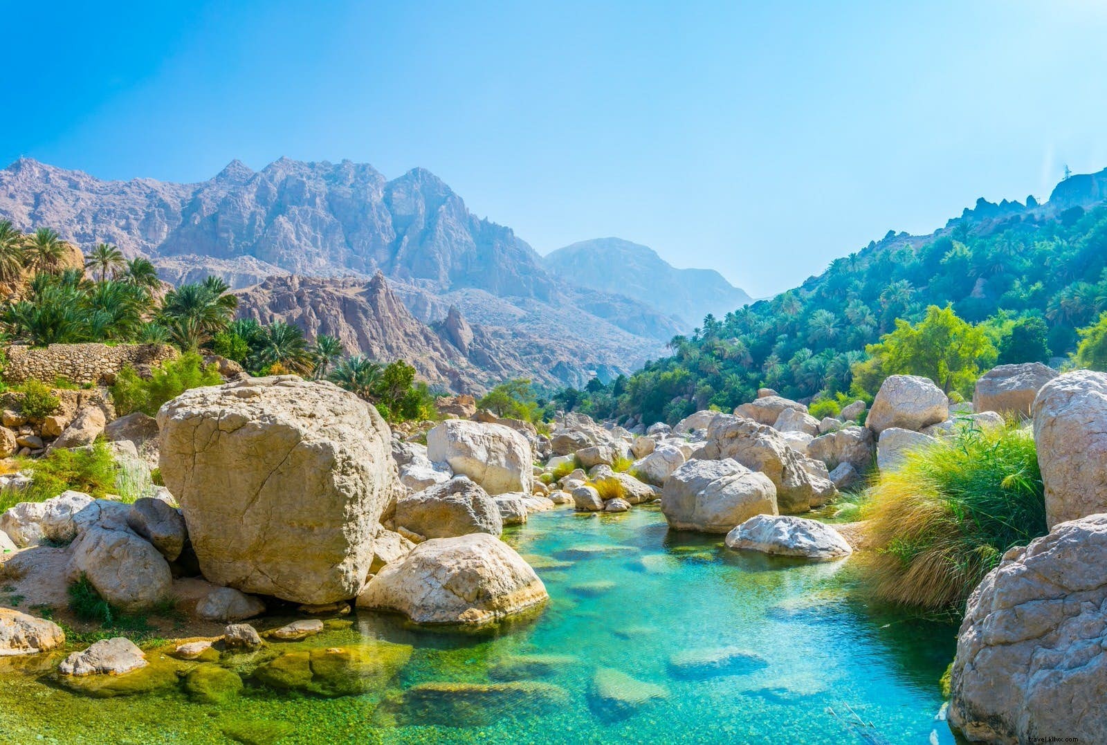 Discover Oman s Stunning Wadis: Exploring the Vertical Desert in the Hajar Mountains