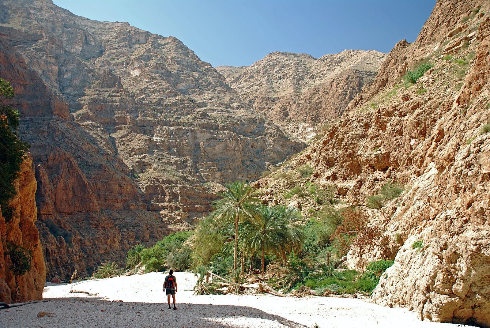 Discover Oman s Stunning Wadis: Exploring the Vertical Desert in the Hajar Mountains