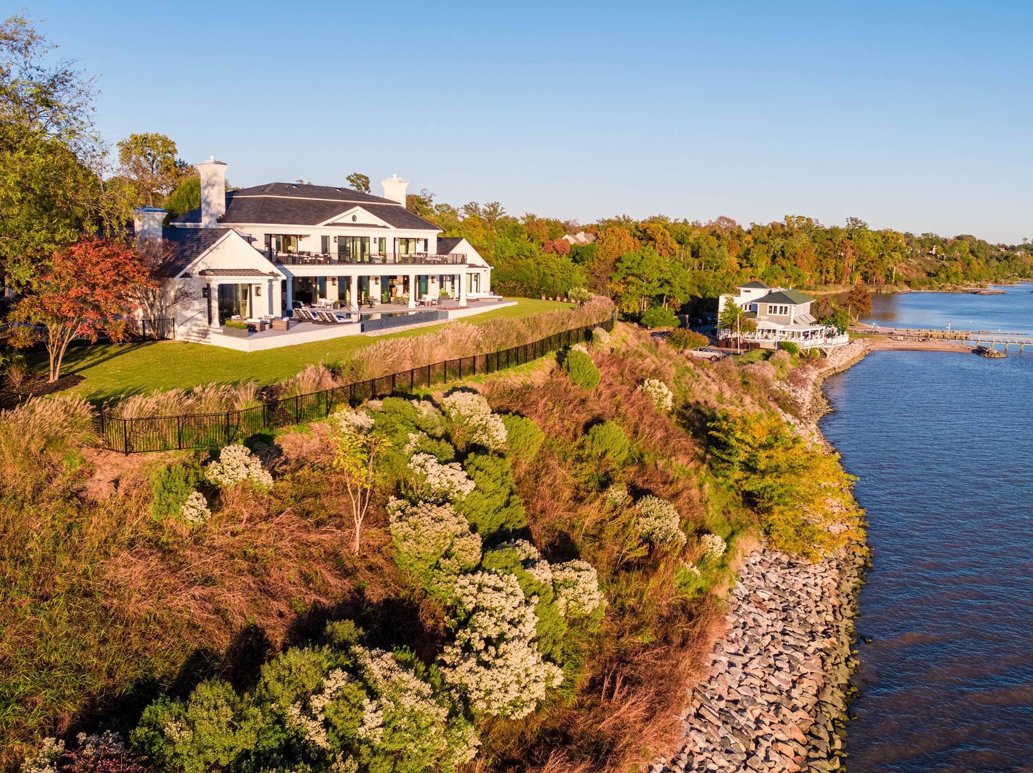 WanderLove: Ultimate Road Trip Guide from Williamsburg to Norfolk, Virginia