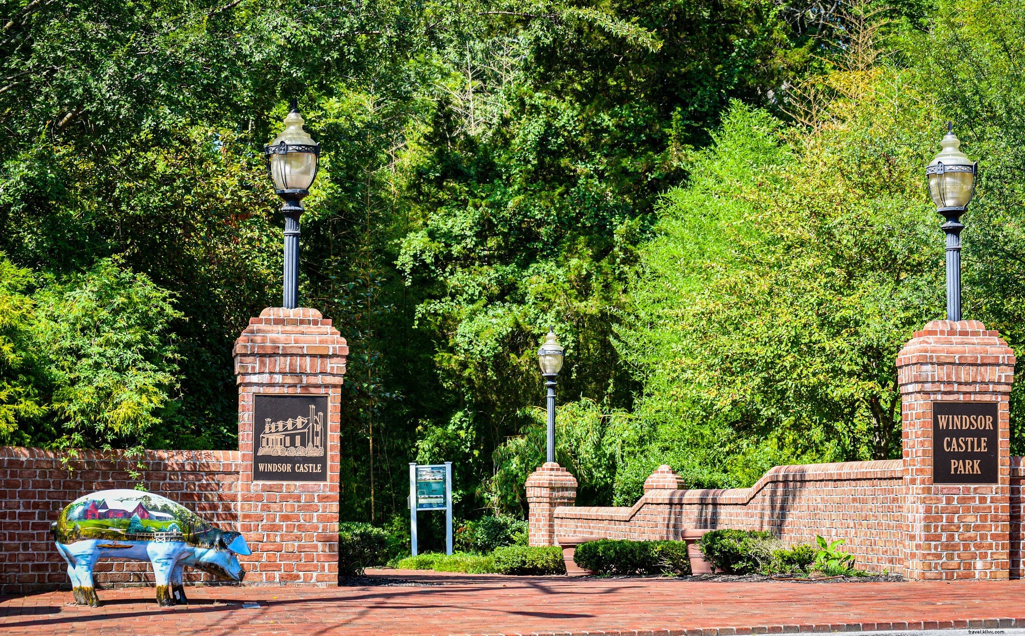 WanderLove: Ultimate Road Trip Guide from Williamsburg to Norfolk, Virginia