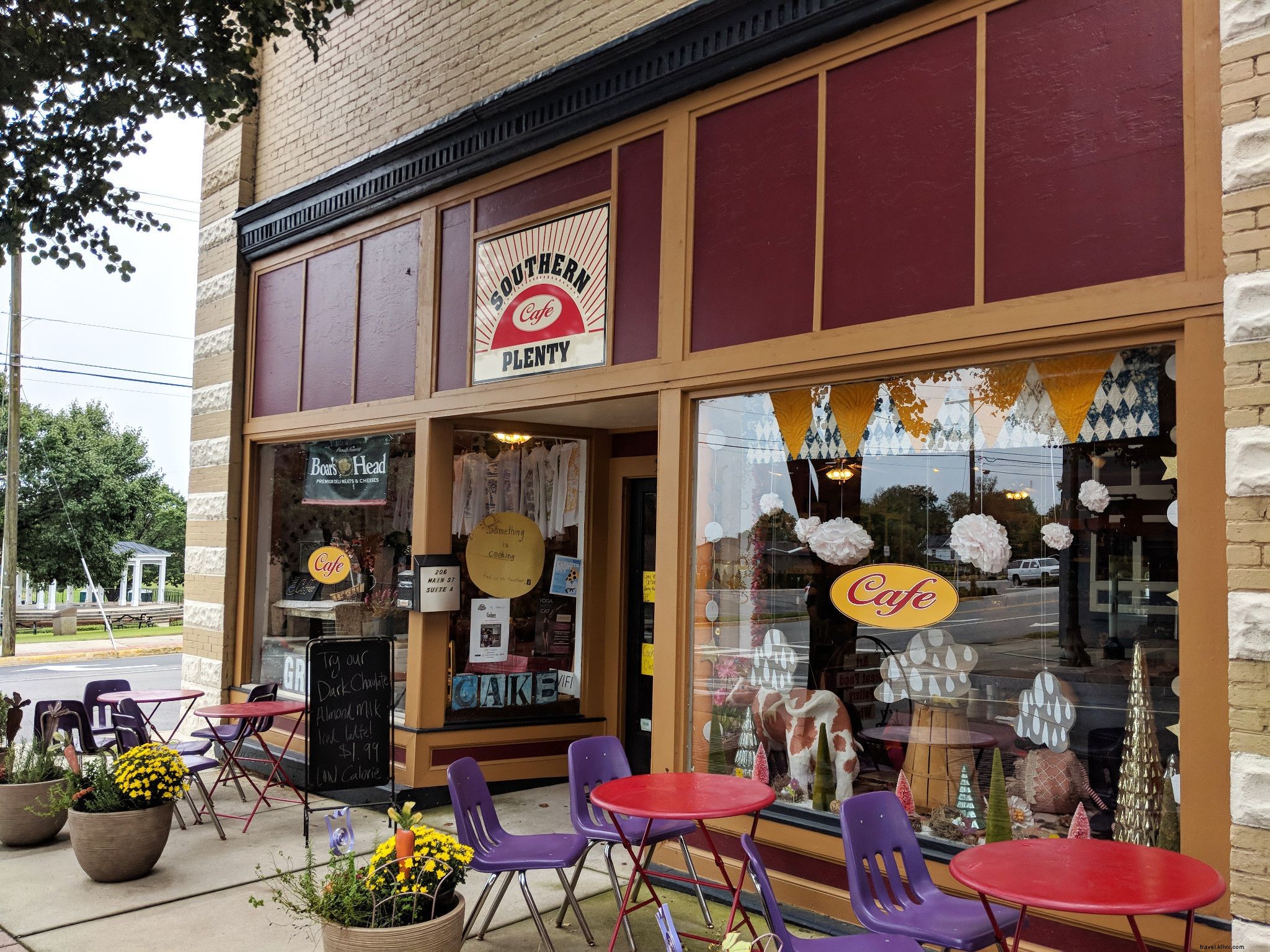 WanderLove: Ultimate Road Trip Guide from Richmond to Danville via Farmville and Clarksville