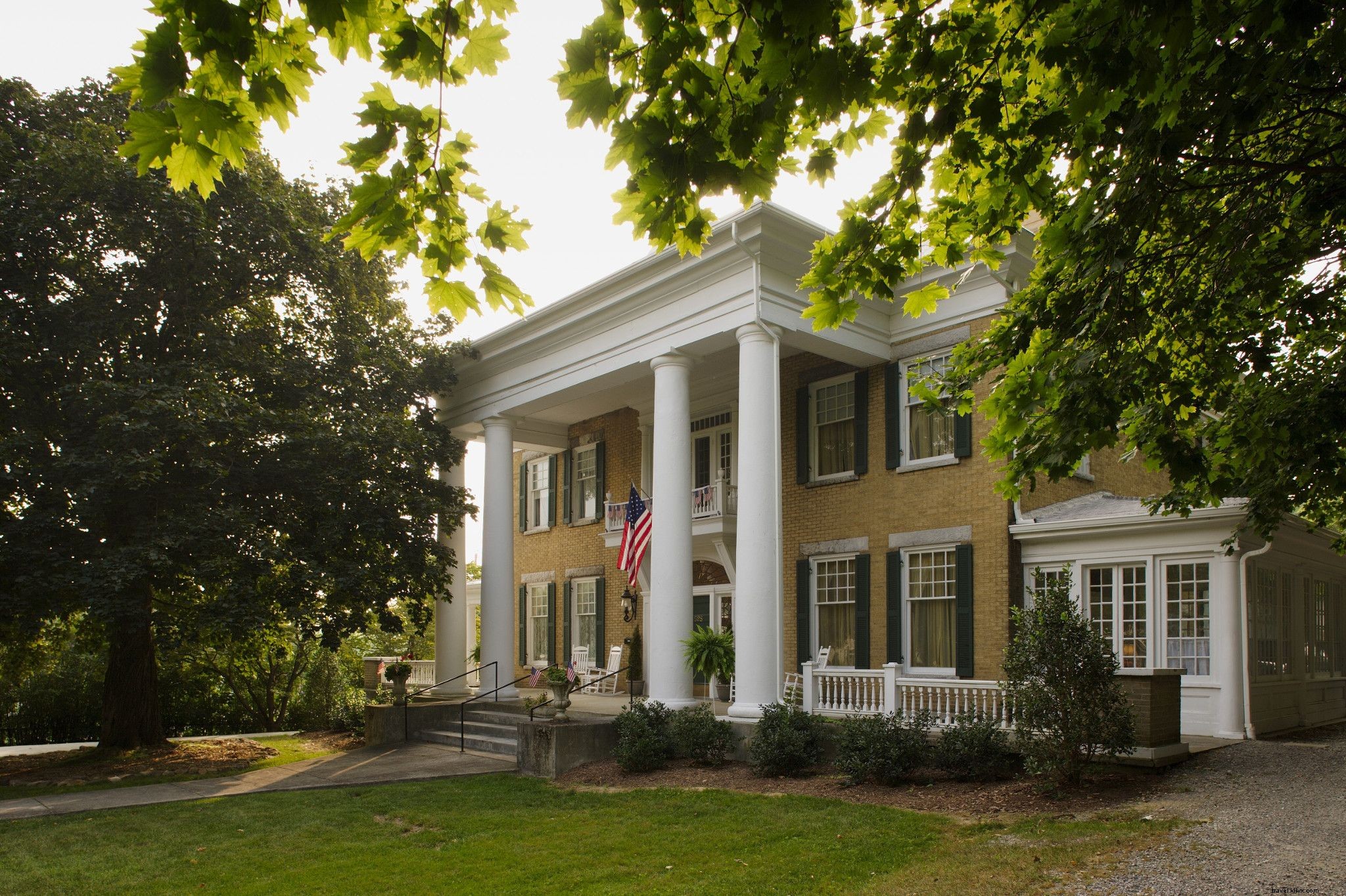 WanderLove: The Ultimate Scenic Road Trip from Roanoke to Abingdon in Southwest Virginia